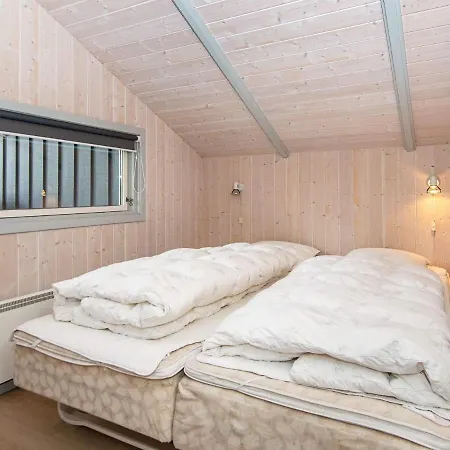 8 Person In Borkop-by Traum